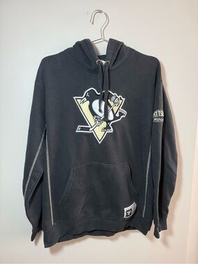 Pittsburgh Penguins 2011 Majestic Hoodie NHL Men’s M Black Check & Sleeve Logos